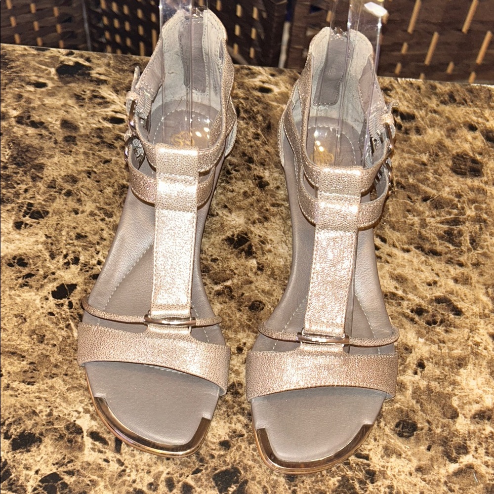 ISOLA Elegant leather Metallic gold, glitter gladiator Sandals size 7.5